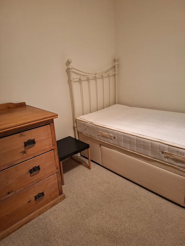 Single Room Main Photo