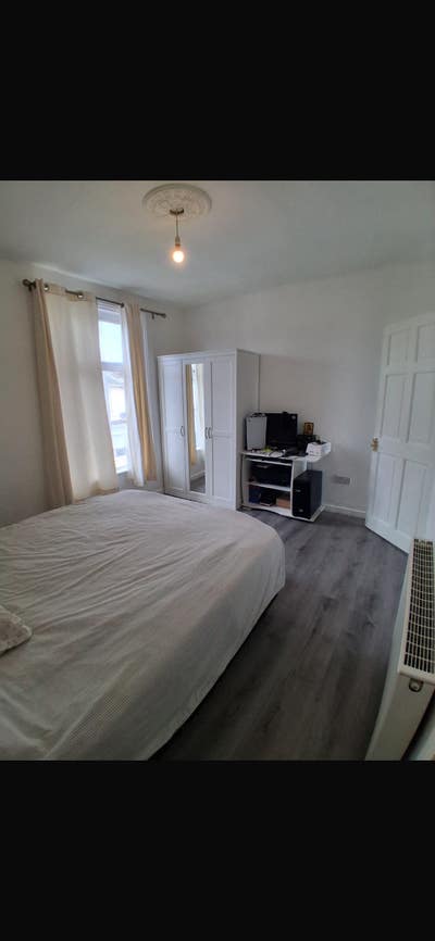 Renting a room in a 2 bed house.  Main Photo