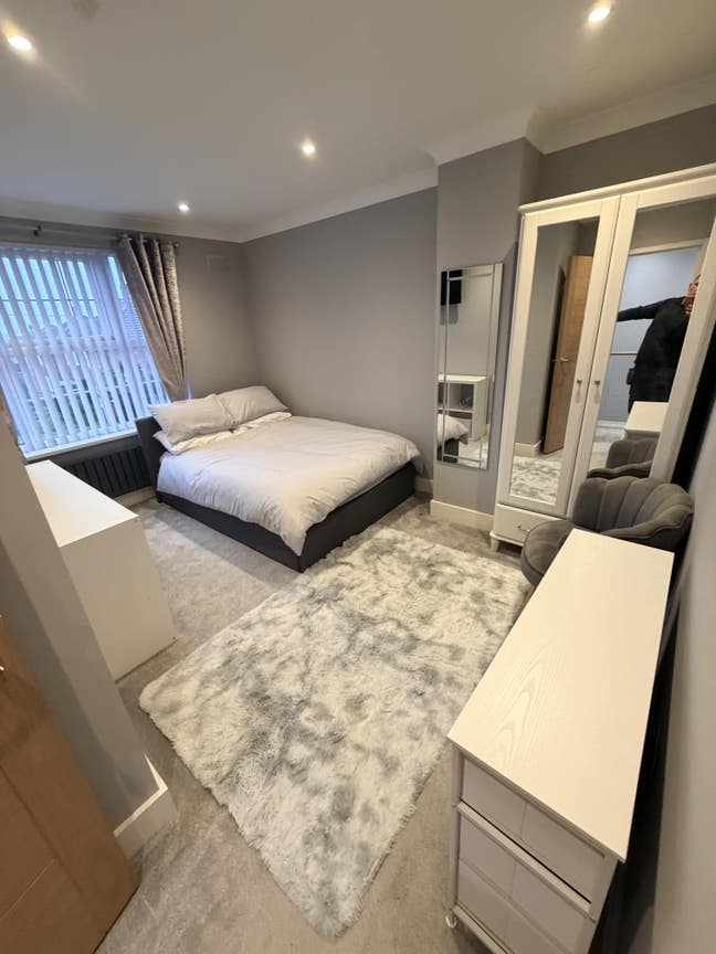 2 x large luxurious double rooms 1 x double room Main Photo