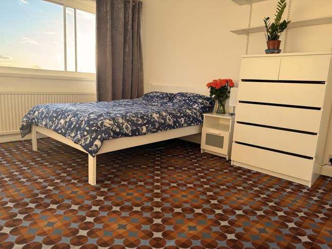 Large Master Bedroom, All Bills Included, Zone 2 Main Photo