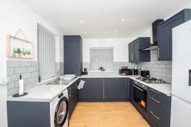 Liverpool Dockside 4-bed House Main Photo