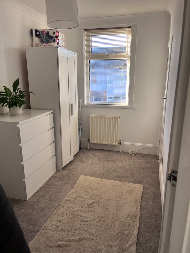 Single room in upstairs Maisonette Baffins Main Photo