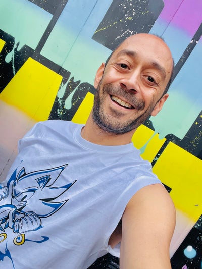 Friendly, creative professional moving south Main Photo