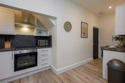 Luxury Living for Young Professionals Main Photo