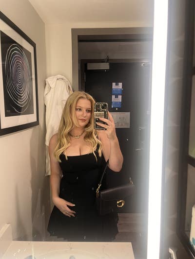 Professional Female Seeking Double Room Main Photo