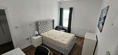 En-Suite Double Room (Fully Furnished) — Available Main Photo