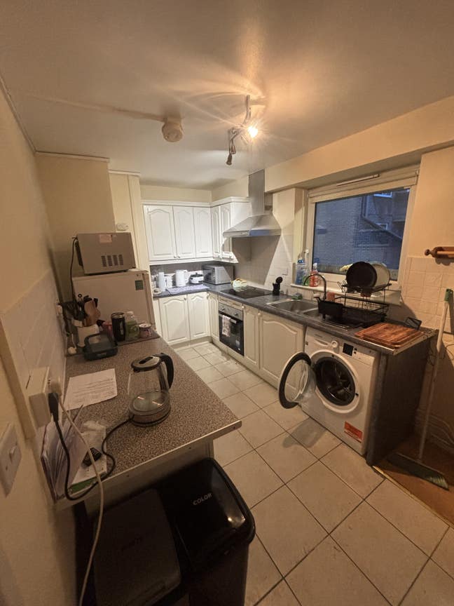 Big and bright double room in zone 1 Main Photo