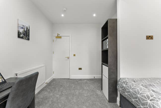 Stylish Ensuite Room in Broadway - PE1 Main Photo