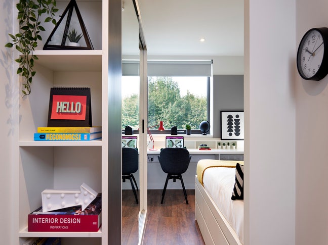 Student Castle Palin Room for Rent over Summer Main Photo