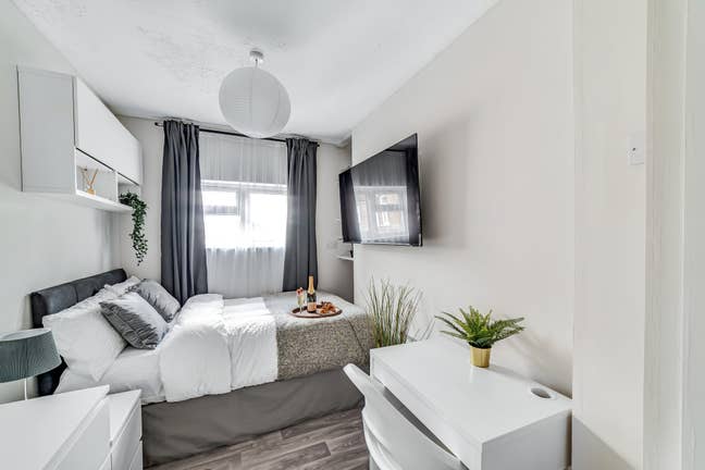 Brand new room - with private bathroom  Main Photo