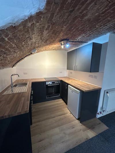 Newly Refurbished Studio Apartment  Main Photo