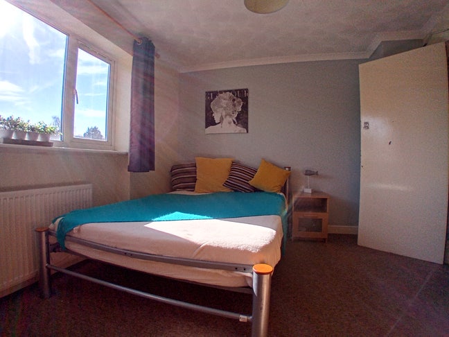 2 Fully furnished cosy rooms - &pound;100 off 1st month Main Photo