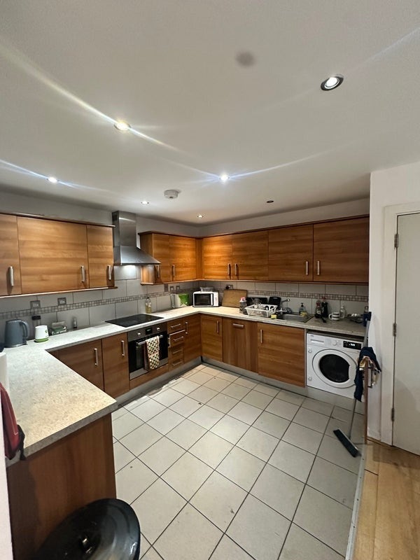 3 BR 3 bath available in E1! Main Photo