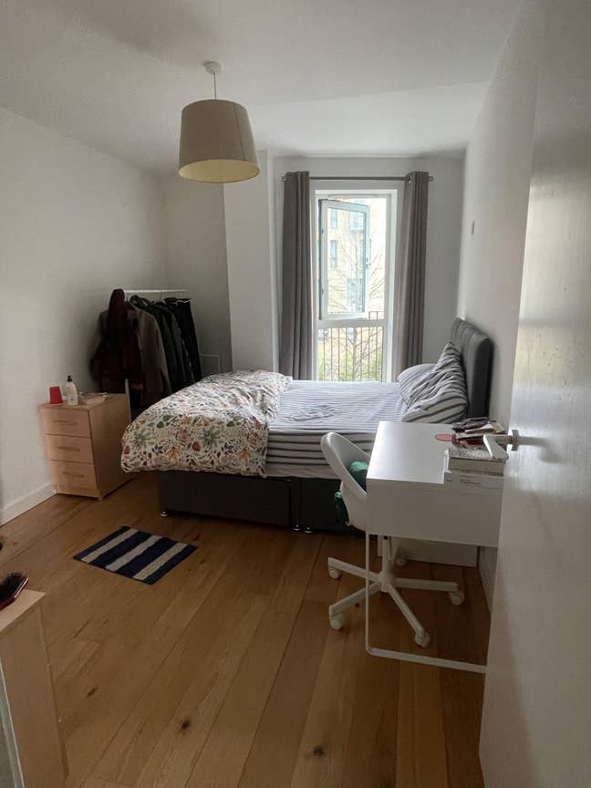Double bed in Elephant and castle Main Photo