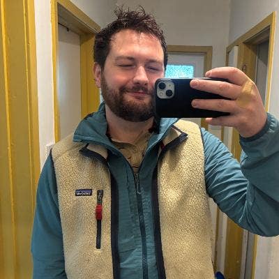 29 YEAR OLD LOOKING FOR ROOM Main Photo