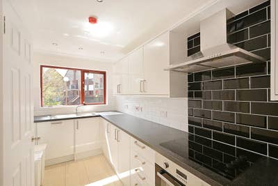 4 Bed Flat, Bywater Place, SE16 Main Photo