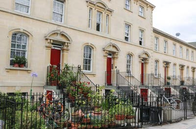 Room C available in W11, Ok for couple Main Photo