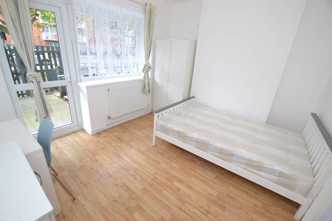Dbl Room with Private Garden Near Canary Wharf Main Photo