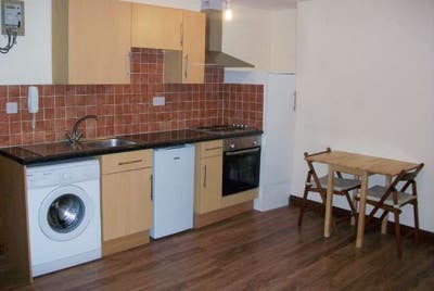 Lovely self-contained Studio flat - Shepherds Bush Main Photo