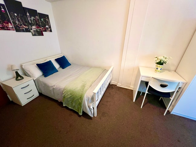 Spacious duble room in Camden Main Photo