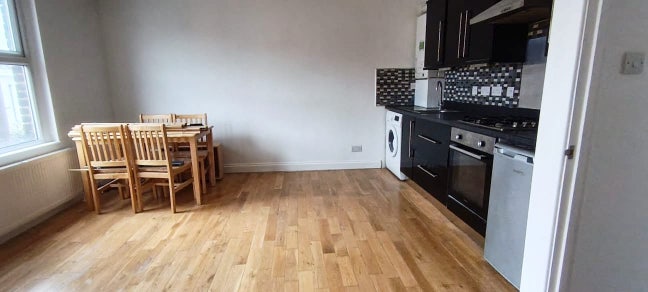 Bennett’s Close  Main Photo