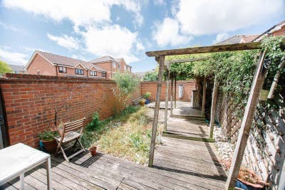 ✨ Bright En-Suite | Prime E14 Location Main Photo