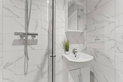 Stylish Ensuite Room in High Street - PE2 Main Photo