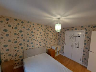 Spacious 3 bed terraced house to rent Main Photo