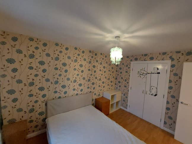 Spacious 3 bed terraced house to rent Main Photo