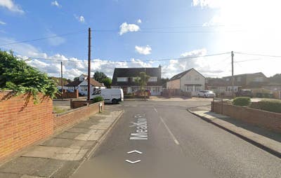 DSS-Studio Flat Available in Sunbury TW15 Main Photo