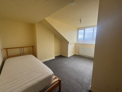 Your New Family Home Awaits! Main Photo