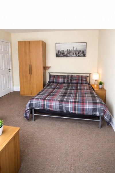 🏡 4-Bedroom House Share Ls7 Main Photo