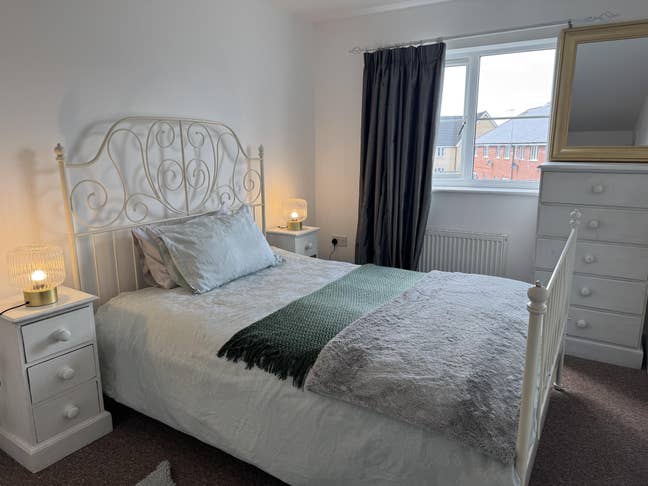 Double Rooms let in non smoking house.  Main Photo