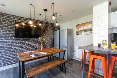 Double En-suite Room like studio –Ready to Move In Main Photo