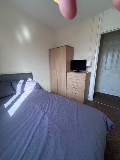 Room for rent suit Hinckley professional  Main Photo