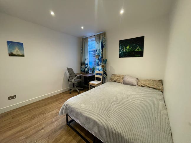 Double Room with bathroom near Golders Green Main Photo