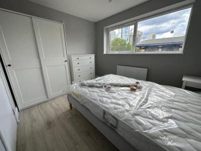 🚿 Premium En-Suite | Capstan Square, E14 | Canary Main Photo