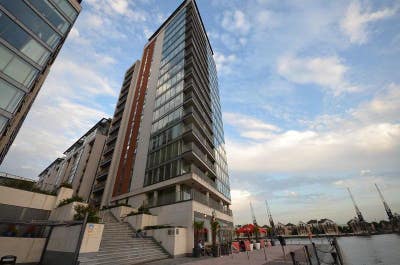 ✨ Penthouse Ensuite | Top Floor | Royal Victoria ✨ Main Photo