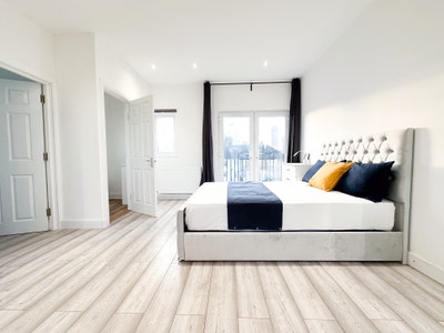 Studio Available in North Acton  Main Photo