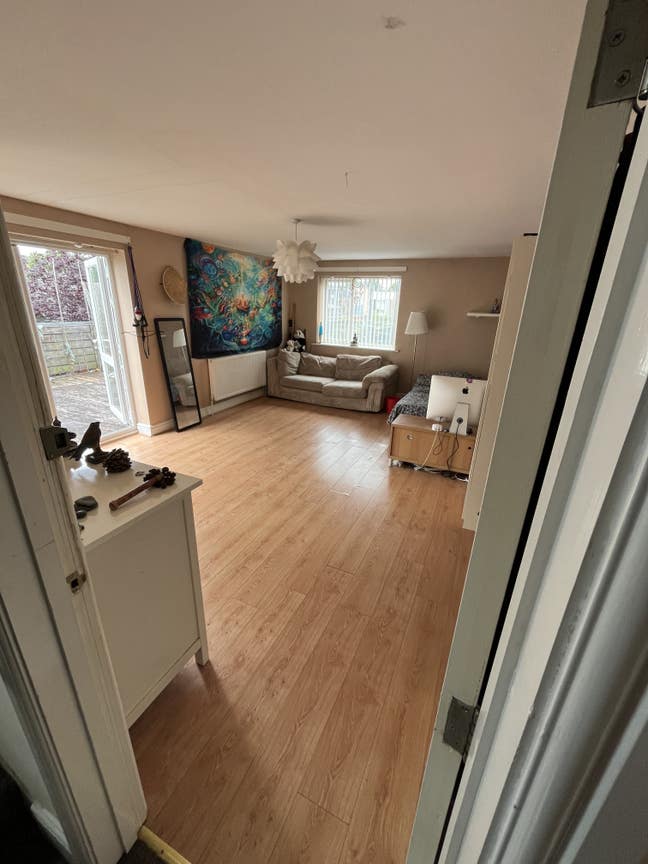 Very Spacious Room w Big Patio Balcony Stockport Main Photo