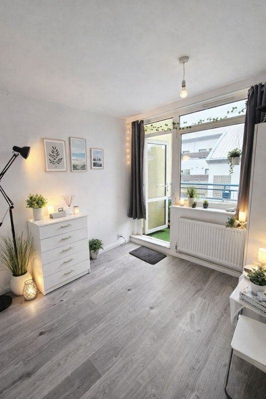 📍 Double Room + Balcony Double | Crossharbour DLR Main Photo