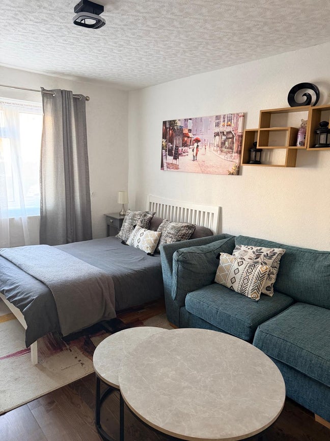 Very big Double room fully furnished  Main Photo