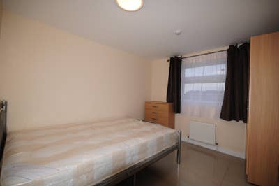 Room available E15 Main Photo