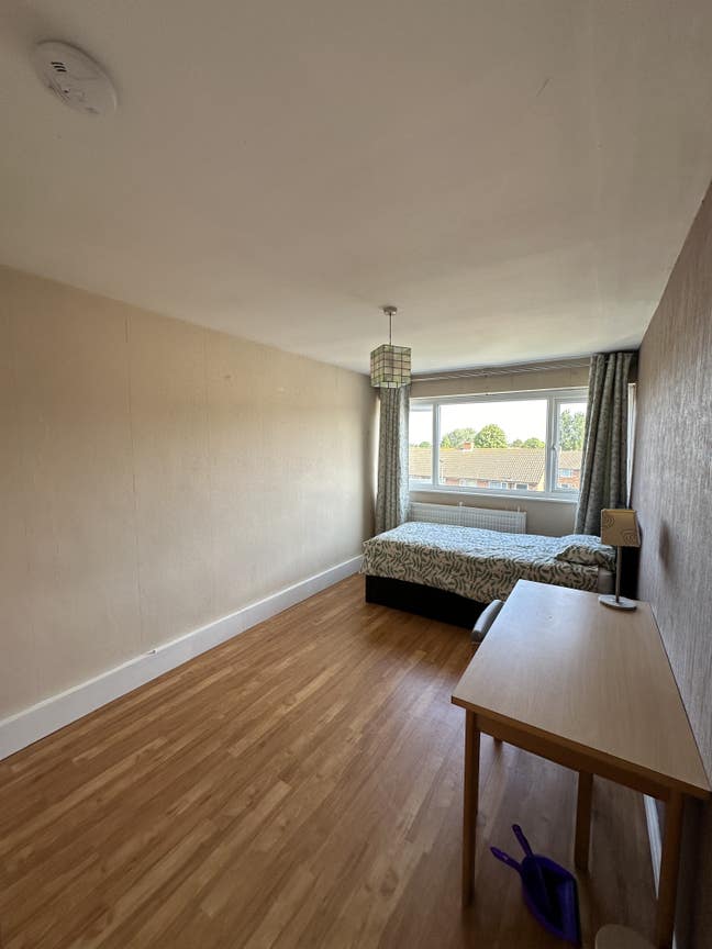 Female Home Bright,Spacious&Quiet Double R &pound;160pw Main Photo