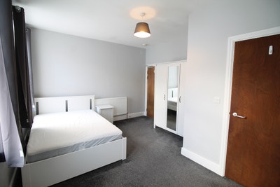 En-suite Double Room in Totterdown Main Photo