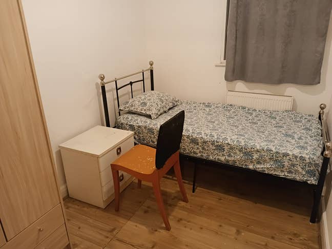 Single room is available for rent in - TW2 7LD Main Photo
