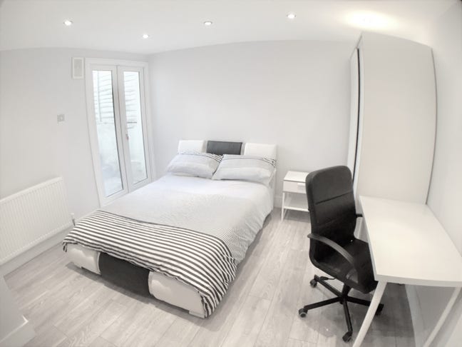 Available Now in Fulham Broadway St Main Photo