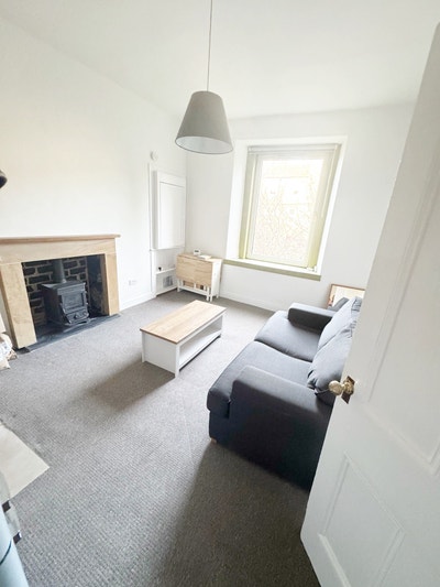 Lovely Dalry one bed flat, all mod cons, avail now Main Photo