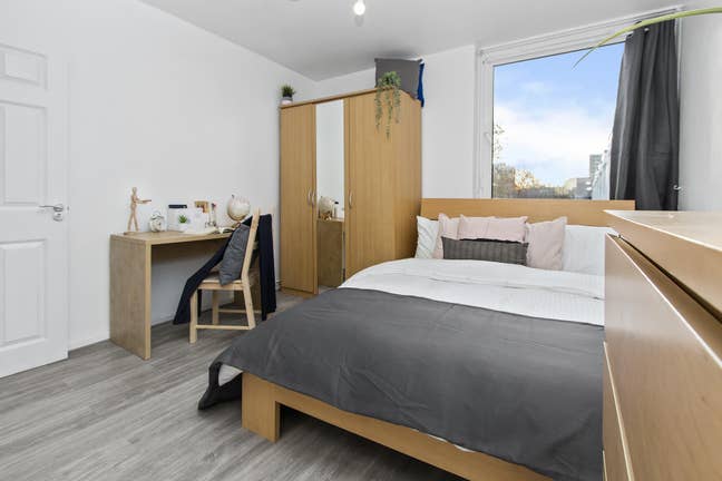 🌟Bright Large Room – Near Old Street Station🌟 Main Photo