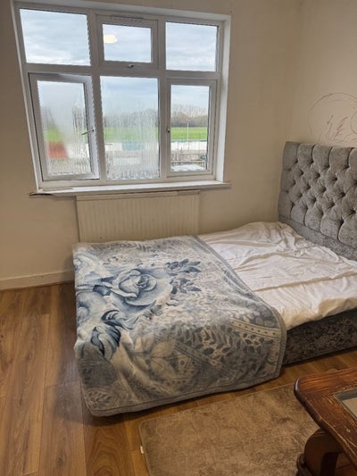 1-bed flat available with bills in RM8 Main Photo